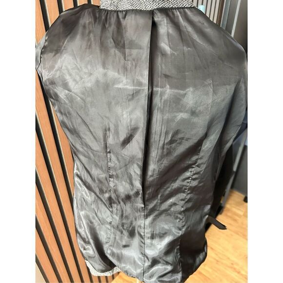 H&M gray blazer form fitting size 4 work attire work blazer - Picture 7 of 7